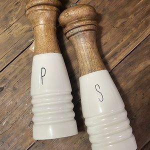 Mud Pie Salt & Pepper Shakers / Grinders - BNWT